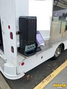 2002 Chevy Workhorse All-purpose Food Truck Fryer California Gas Engine for Sale
