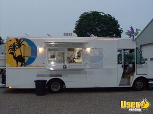 2002 Chevy Workhorse Diesel Lunch Serving Food Truck Insulated Walls Ohio Diesel Engine for Sale