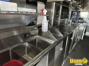 2002 Custom Food Truck All-purpose Food Truck Floor Drains Colorado Diesel Engine for Sale