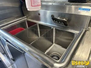 2002 Custom Food Truck All-purpose Food Truck Insulated Walls Colorado Diesel Engine for Sale