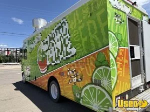 2002 Custom Food Truck All-purpose Food Truck Removable Trailer Hitch Colorado Diesel Engine for Sale