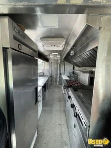 2002 Custom Van All-purpose Food Truck Diamond Plated Aluminum Flooring Texas Diesel Engine for Sale