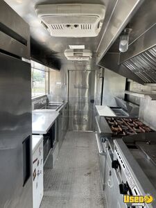 2002 Custom Van All-purpose Food Truck Diamond Plated Aluminum Flooring Texas Diesel Engine for Sale