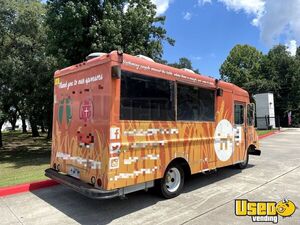 2002 Custom Van All-purpose Food Truck Stainless Steel Wall Covers Texas Diesel Engine for Sale