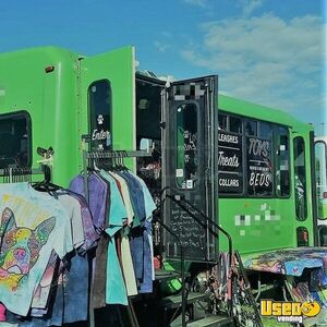 2002 E350 Mobie Pet Store Pet Care / Veterinary Truck Florida Gas Engine for Sale