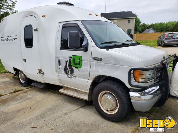 2002 E350 Mobile Pet Grooming Truck Pet Care / Veterinary Truck North Carolina Gas Engine for Sale