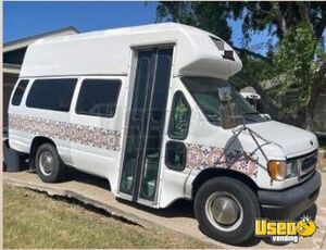 2002 Ford E350 Super Duty Mobile Boutique Truck Mobile Business Unit for Sale in Texas!