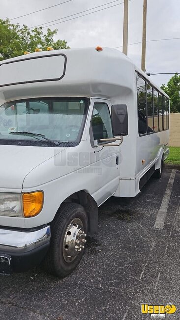 2002 E350 Super Duty Mobile Pet Grooming Truck Pet Care / Veterinary Truck Air Conditioning Florida Gas Engine for Sale