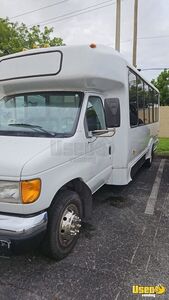 2002 E350 Super Duty Mobile Pet Grooming Truck Pet Care / Veterinary Truck Air Conditioning Florida Gas Engine for Sale