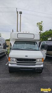 2002 E350 Super Duty Mobile Pet Grooming Truck Pet Care / Veterinary Truck Cabinets Florida Gas Engine for Sale