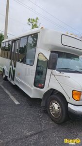 2002 E350 Super Duty Mobile Pet Grooming Truck Pet Care / Veterinary Truck Florida Gas Engine for Sale