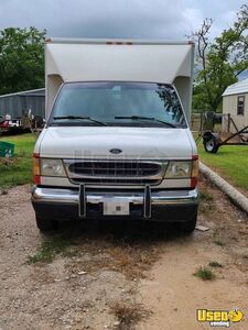 2002 E450 Ambulance Body Pet Care / Veterinary Truck Cabinets Texas Diesel Engine for Sale