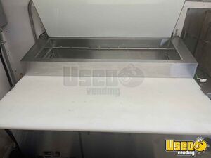 2002 E450 Econoline Pizza Food Truck Prep Station Cooler Mississippi Gas Engine for Sale