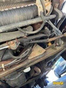 2002 E450 Mobile Esthetic Truck Mobile Hair Salon Truck Fresh Water Tank California Gas Engine for Sale