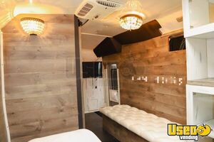 2002 E450 Mobile Esthetic Truck Mobile Hair Salon Truck Generator California Gas Engine for Sale