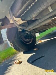 2002 E450 Mobile Esthetic Truck Mobile Hair Salon Truck Toilet California Gas Engine for Sale
