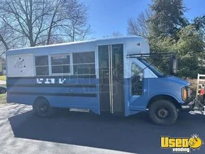 Versatile - 2002 Chevrolet Express 3500 Coffee & Beverage Concession Unit for Sale in New Jersey!