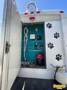 2002 F450 Pet Care / Veterinary Truck Interior Lighting New York Gas Engine for Sale