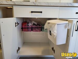 2002 Fleetwood Mobile Hair & Nail Salon Truck Additional 8 Arizona for Sale