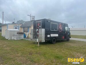2002 Food Truck All-purpose Food Truck Deep Freezer New Hampshire Diesel Engine for Sale