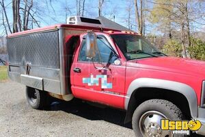 2002 Gmt400 Lunch Serving Food Truck Lunch Serving Food Truck Concession Window Massachusetts Diesel Engine for Sale
