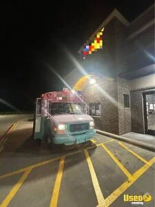 2002 Ice Cream Truck Concession Window Texas Gas Engine for Sale