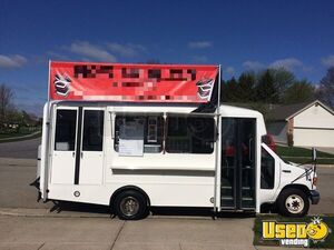 2002 Kitchen Food Truck All-purpose Food Truck Ohio Diesel Engine for Sale