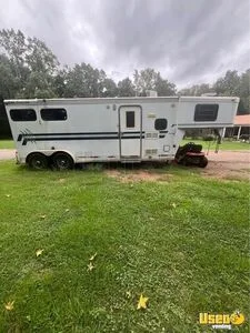 2002 CM Trailers Legend Gooseneck 2 Horse Trailer with Living Quarters for Sale in South Carolina!