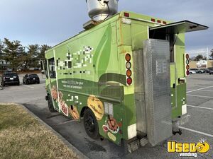 2002 M Line All-purpose Food Truck Diamond Plated Aluminum Flooring Maryland Diesel Engine for Sale