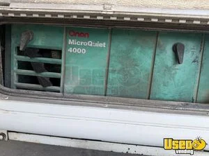 2002 Mobile Beauty Salon Truck Mobile Hair & Nail Salon Truck Propane Tank Texas Gas Engine for Sale