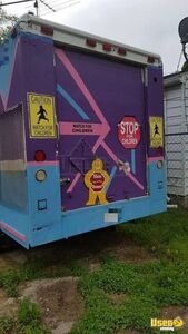 2002 Mt 45 All-purpose Food Truck Stainless Steel Wall Covers Michigan Diesel Engine for Sale