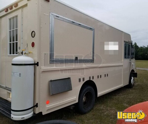 2002 Mt-45 Frozen Yogurt/ice Cream Truck Ice Cream Truck North Carolina Diesel Engine for Sale