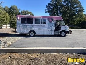 Low Miles - 2002 Freightliner MT45 All-Purpose Food Truck with Pro Fire System for Sale in Georgia!