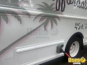 2002 Mt45 All-purpose Food Truck Insulated Walls Georgia Diesel Engine for Sale