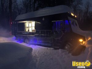 2002 Mt45 Chasssis Barbecue Food Truck Concession Window Michigan Diesel Engine for Sale