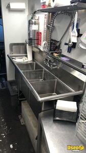 2002 Mt45 Chasssis Barbecue Food Truck Food Warmer Michigan Diesel Engine for Sale