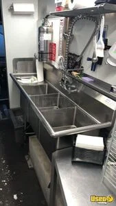 2002 Mt45 Chasssis Barbecue Food Truck Food Warmer Michigan Diesel Engine for Sale