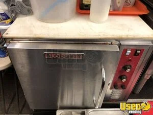 2002 Mt45 Chasssis Barbecue Food Truck Refrigerator Michigan Diesel Engine for Sale