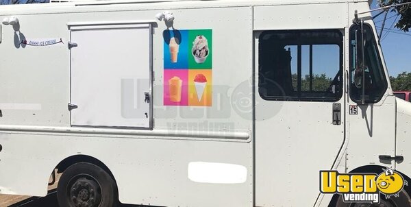2002 Mt45 Step Van Ice Cream Truck All-purpose Food Truck California Diesel Engine for Sale