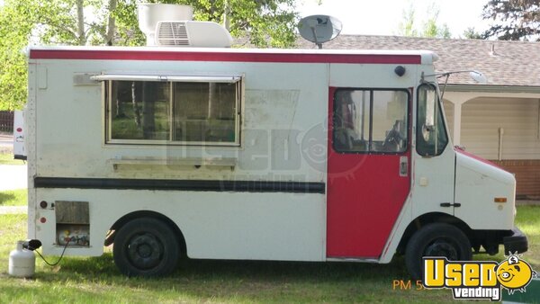2002 Mt45 Step Van Kitchen Food Truck All-purpose Food Truck Colorado Diesel Engine for Sale