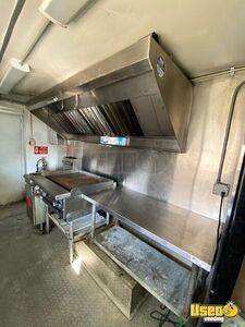 2002 Mt55 All-purpose Food Truck Diamond Plated Aluminum Flooring Texas Diesel Engine for Sale