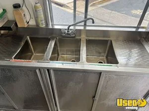 2002 N Line Walk-in Van All-purpose Food Truck Refrigerator Maryland Diesel Engine for Sale