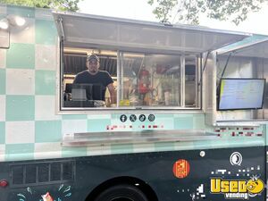 2002 N Line Walk-in Van All-purpose Food Truck Stainless Steel Wall Covers Maryland Diesel Engine for Sale