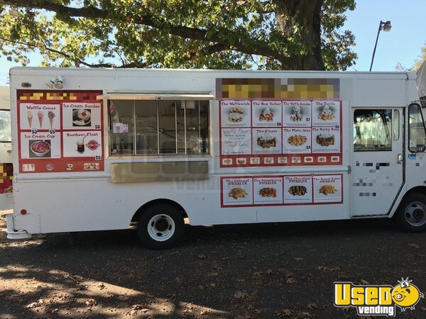 2002 P20 Step Van Ice Cream Truck Coffee & Beverage Truck Connecticut Diesel Engine for Sale