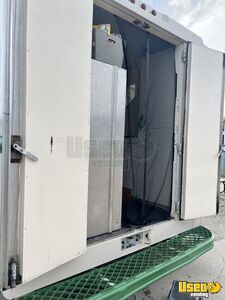 2002 P30 All-purpose Food Truck Cabinets Wisconsin Diesel Engine for Sale