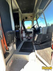 2002 P30 All-purpose Food Truck Exterior Customer Counter Wisconsin Diesel Engine for Sale
