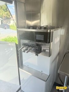 2002 P30 Ice Cream Truck Triple Sink Florida Diesel Engine for Sale