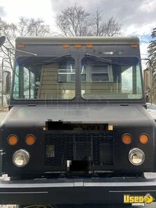 2002 P30 Taco Food Truck Diamond Plated Aluminum Flooring New York Diesel Engine for Sale