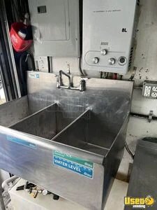 2002 P30 Taco Food Truck Upright Freezer New York Diesel Engine for Sale