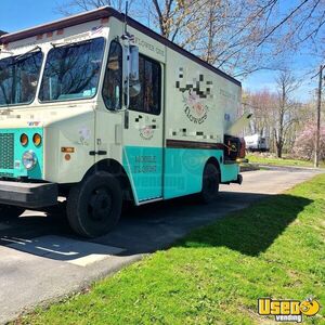2002 P40 Stepvan Mobile Boutique Backup Camera New York Diesel Engine for Sale